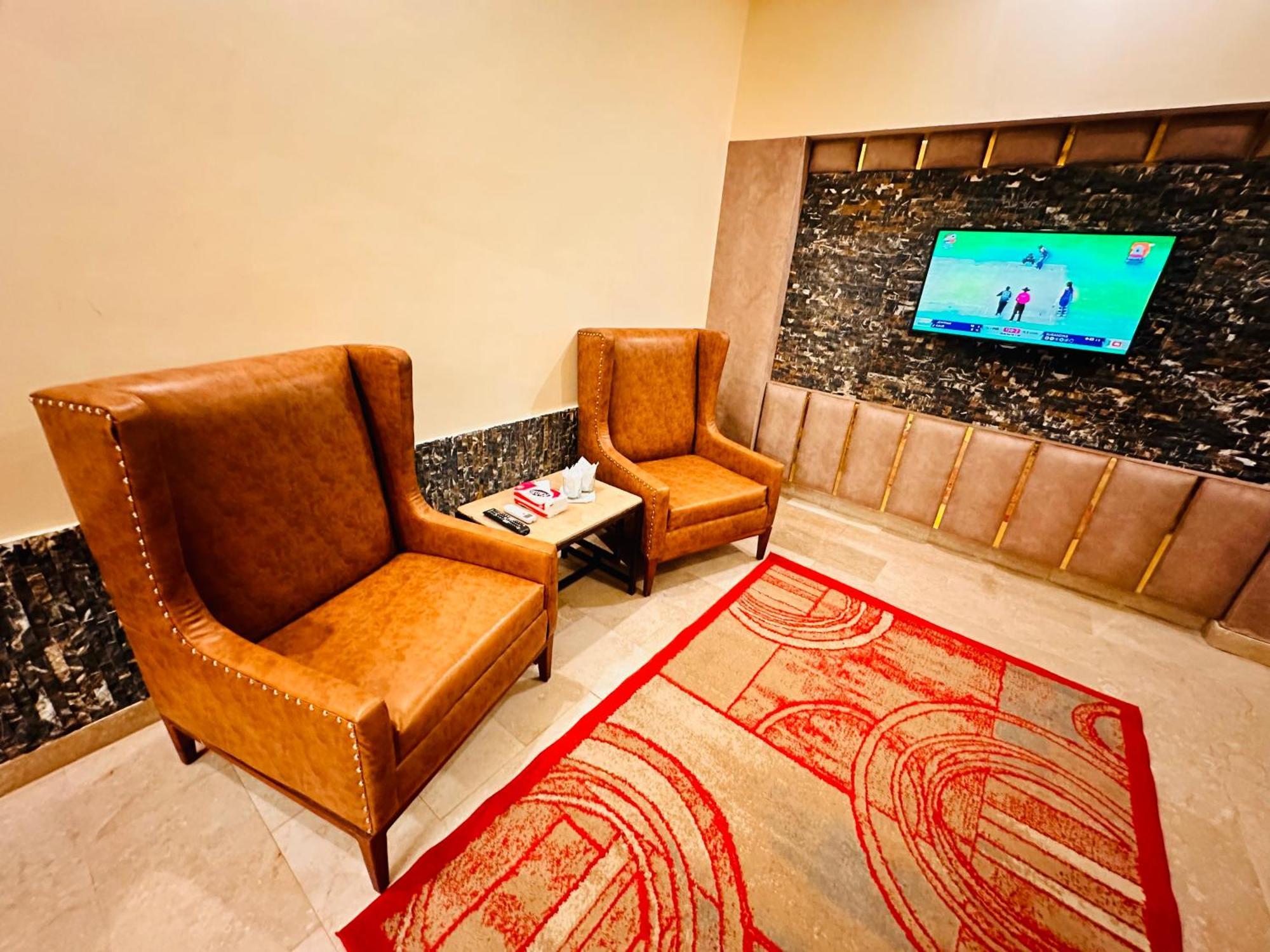 Blue Moon Residency Jinnah Super อิสลามาบัด ภายนอก รูปภาพ